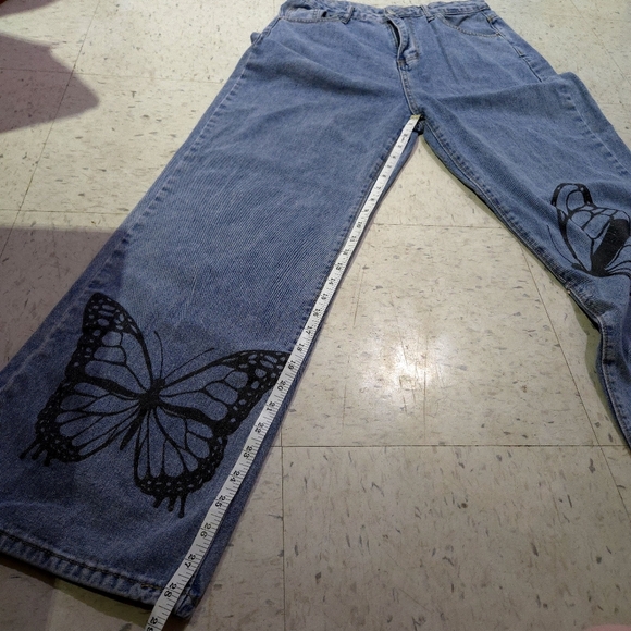 Shein | Butterfly Graphic Blue Jeans - Picture 9 of 9